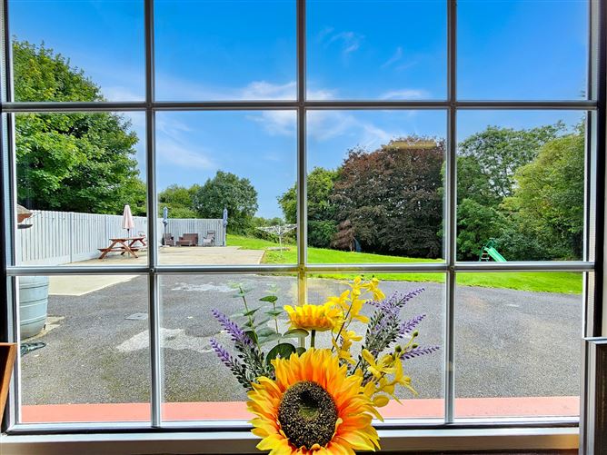 Crusheen Village, Ennis, Co. Clare