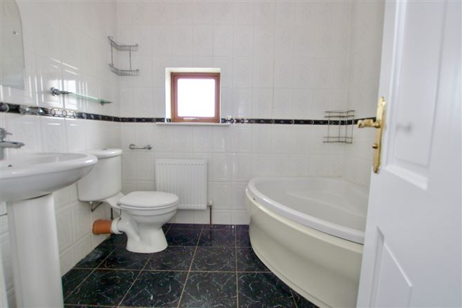 23 Corncrake Meadows, Abbeyshrule, Longford