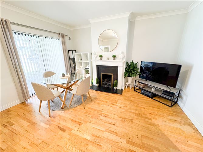 8 Gleann na Ri, Druids Valley, Cabinteely, Dublin