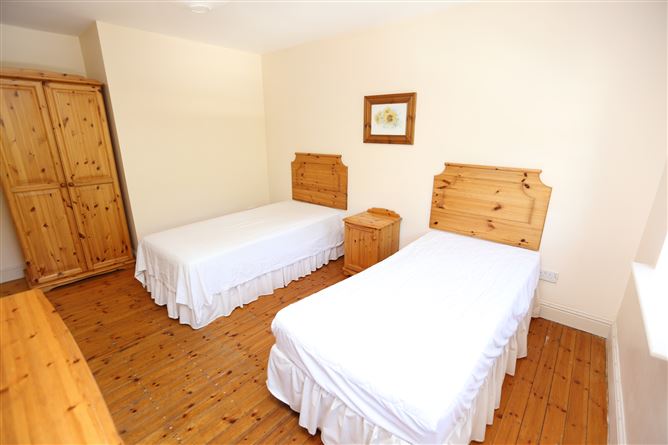 10 The Courtyard, Eastham Road, Bettystown, Co. Meath