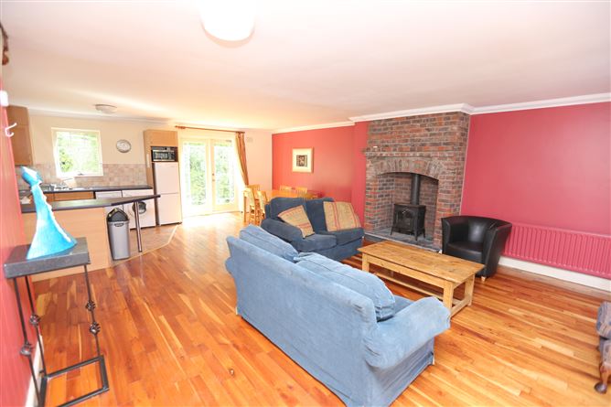 10 The Courtyard, Eastham Road, Bettystown, Co. Meath