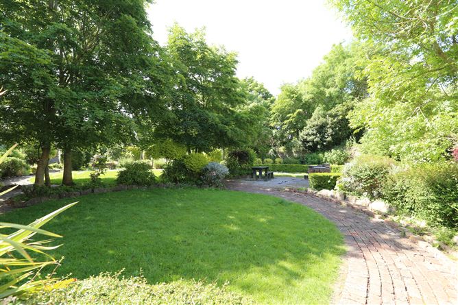 10 The Courtyard, Eastham Road, Bettystown, Co. Meath