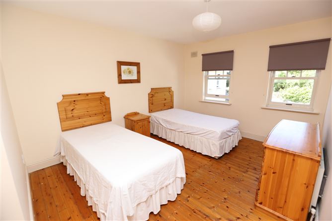 10 The Courtyard, Eastham Road, Bettystown, Co. Meath