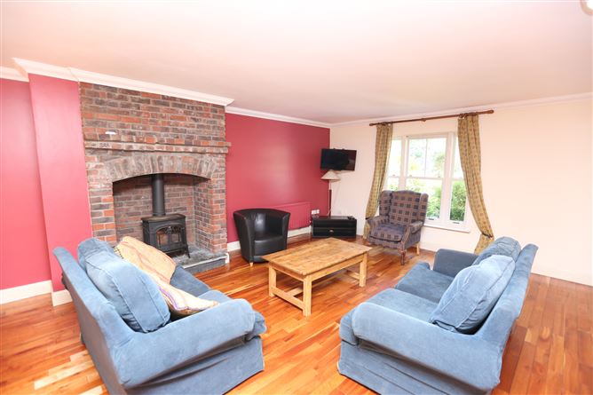 10 The Courtyard, Eastham Road, Bettystown, Co. Meath