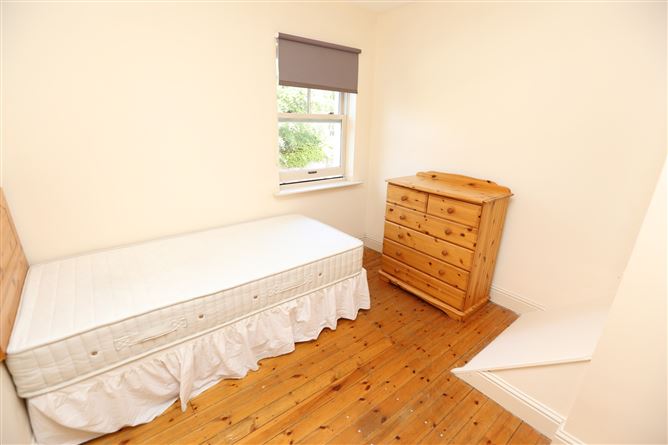 10 The Courtyard, Eastham Road, Bettystown, Co. Meath