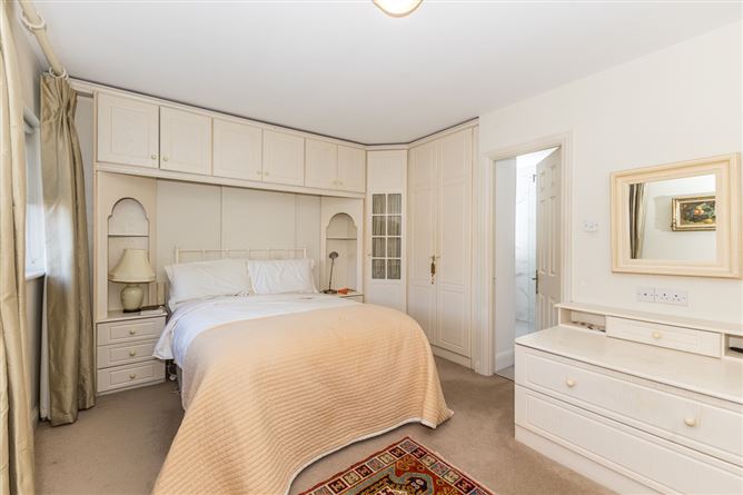 14 Auburn Grove, Malahide,   County Dublin
