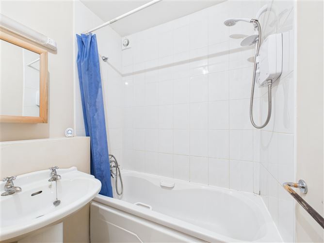 54 Beverton Court , Donabate, County Dublin