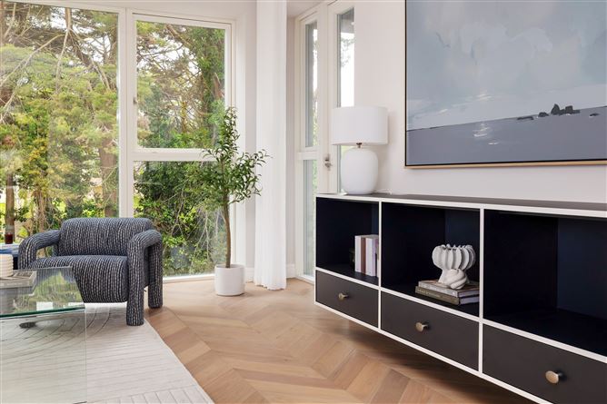 https://photos-a.propertyimages.ie/media/1/3/5/4976531/c04e85d0-2270-45b6-b67b-b0de08ade4ac_l.jpg