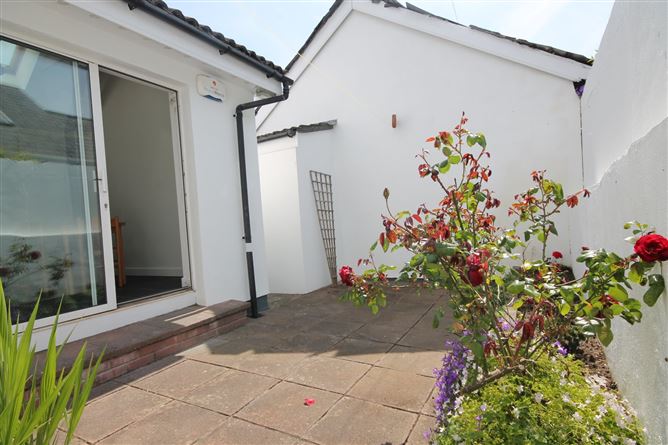1 Glenherbert Mews, Greenpark Road, Bray, Co. Wicklow
