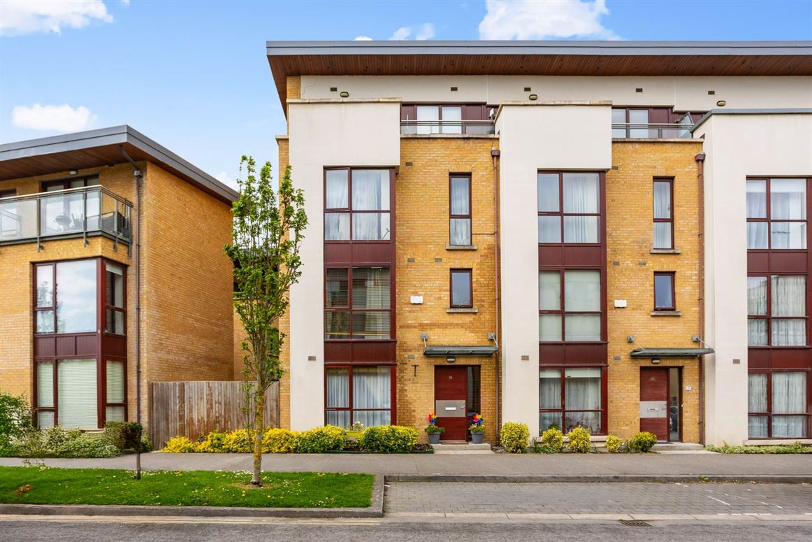 16 Castlegate Terrace, Adamstown, Lucan, County Dublin