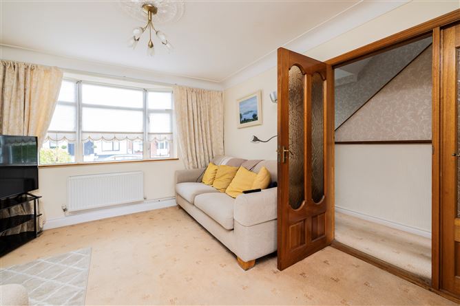 https://photos-a.propertyimages.ie/media/1/3/6/4938631/d348d3d8-4a61-4af8-8e5c-be9fcb5c06f7_l.jpg