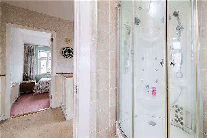 https://photos-a.propertyimages.ie/media/1/3/6/4938631/d348d3d8-4a61-4af8-8e5c-be9fcb5c06f7_l.jpg
