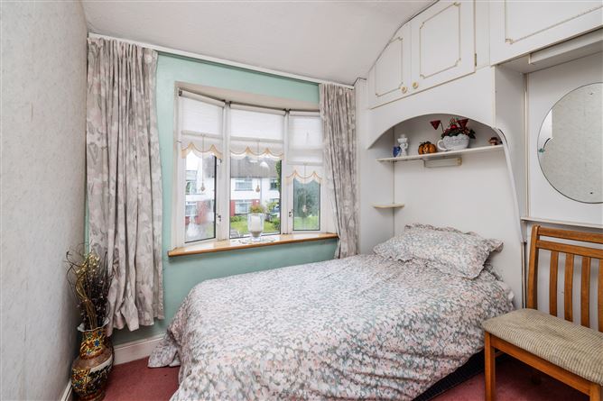 https://photos-a.propertyimages.ie/media/1/3/6/4938631/d348d3d8-4a61-4af8-8e5c-be9fcb5c06f7_l.jpg