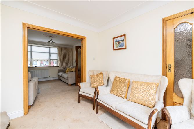https://photos-a.propertyimages.ie/media/1/3/6/4938631/d348d3d8-4a61-4af8-8e5c-be9fcb5c06f7_l.jpg