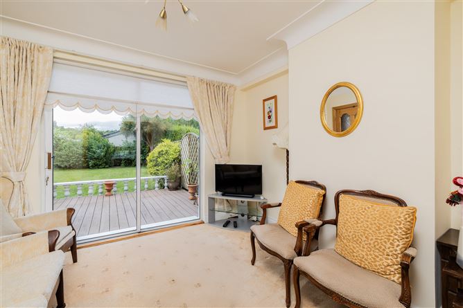 https://photos-a.propertyimages.ie/media/1/3/6/4938631/d348d3d8-4a61-4af8-8e5c-be9fcb5c06f7_l.jpg