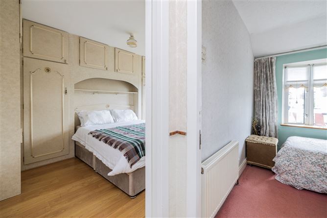 https://photos-a.propertyimages.ie/media/1/3/6/4938631/d348d3d8-4a61-4af8-8e5c-be9fcb5c06f7_l.jpg