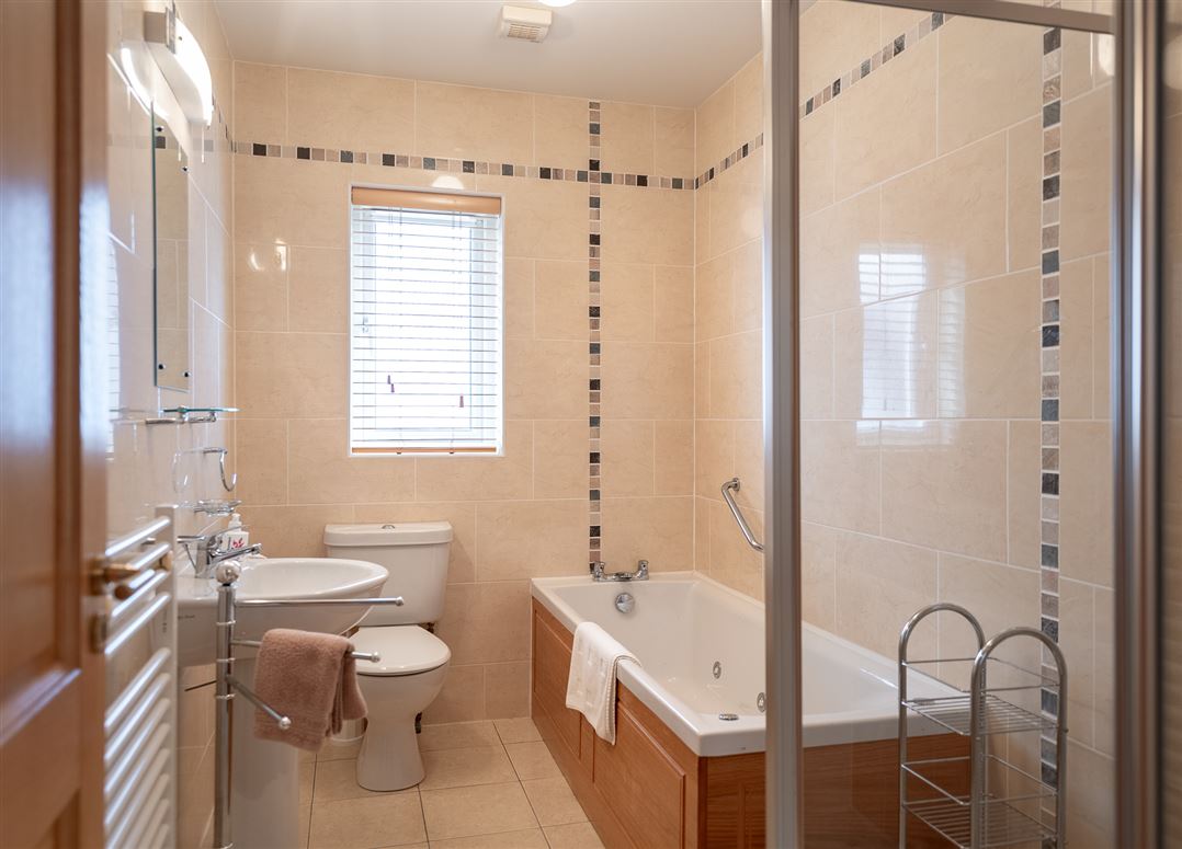 15 Párc Roughty, Glanerought, Dromneavane, Kenmare, County Kerry, V93D250