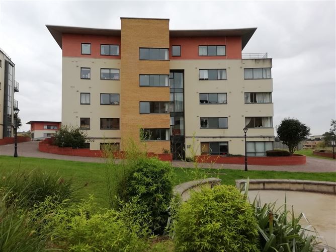 90 The Oval, Tullyvale, Cabinteely, Dublin 18