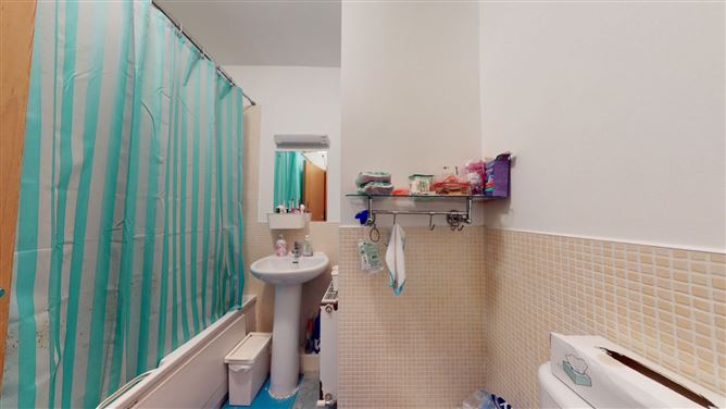 90 The Oval, Tullyvale, Cabinteely, Dublin 18