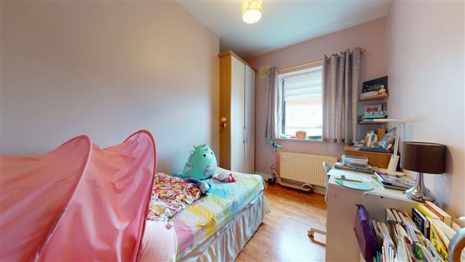 90 The Oval, Tullyvale, Cabinteely, Dublin 18