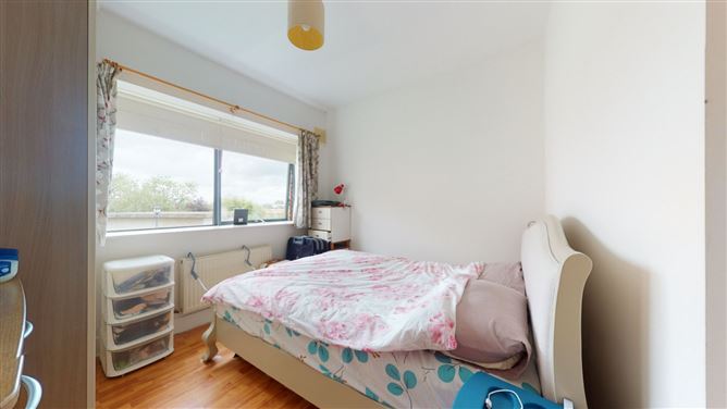 90 The Oval, Tullyvale, Cabinteely, Dublin 18