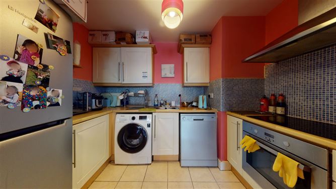 90 The Oval, Tullyvale, Cabinteely, Dublin 18