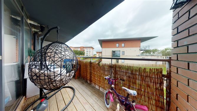 90 The Oval, Tullyvale, Cabinteely, Dublin 18