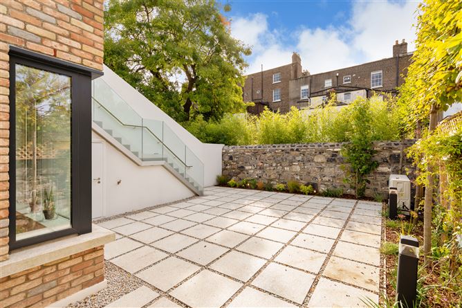 98 Baggot Lane, Ballsbridge, Dublin 4