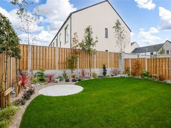 https://photos-a.propertyimages.ie/media/1/3/7/4904731/fd721795-40d2-402e-a501-a7e9e281e47c_l.jpg