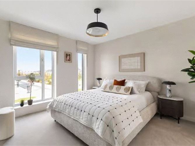 https://photos-a.propertyimages.ie/media/1/3/7/4904731/fd721795-40d2-402e-a501-a7e9e281e47c_l.jpg