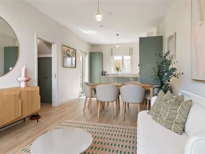 https://photos-a.propertyimages.ie/media/1/3/7/4904731/fd721795-40d2-402e-a501-a7e9e281e47c_l.jpg