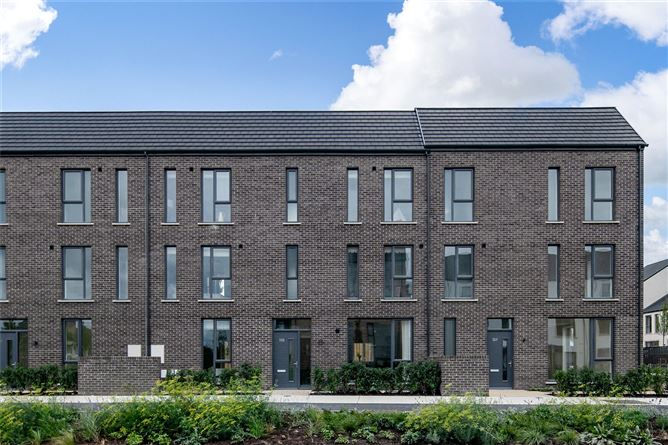 https://photos-a.propertyimages.ie/media/1/3/7/4904731/fd721795-40d2-402e-a501-a7e9e281e47c_l.jpg