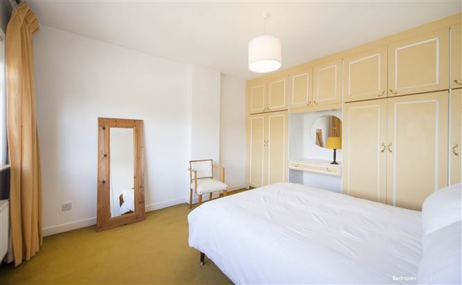 https://photos-a.propertyimages.ie/media/1/3/7/4943731/3fa6156b-ab60-419b-8c93-6ca719f66049_l.jpg