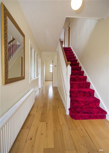 https://photos-a.propertyimages.ie/media/1/3/7/4943731/3fa6156b-ab60-419b-8c93-6ca719f66049_l.jpg