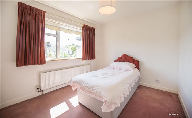 https://photos-a.propertyimages.ie/media/1/3/7/4943731/3fa6156b-ab60-419b-8c93-6ca719f66049_l.jpg