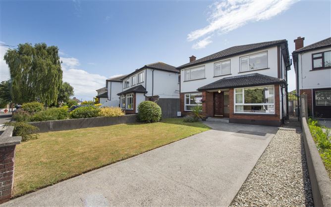 https://photos-a.propertyimages.ie/media/1/3/7/4943731/3fa6156b-ab60-419b-8c93-6ca719f66049_l.jpg