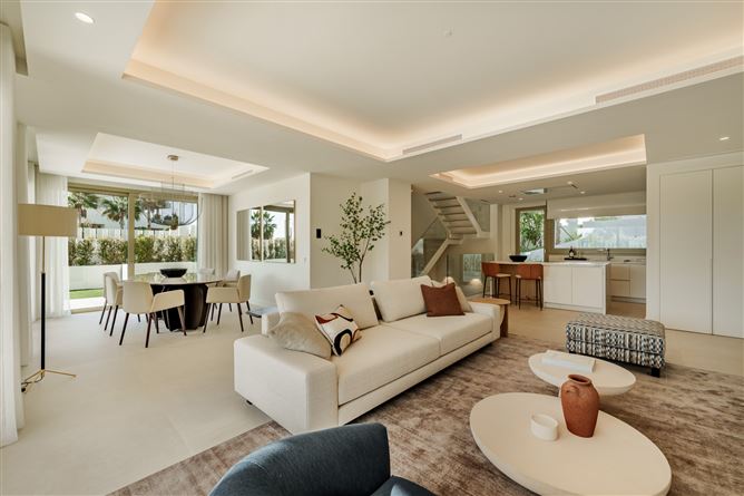 {name:Malaga, codeiso:MA}, Marbella, Marbella Golden Mile, Benalús, Spain - COSTA-01180P