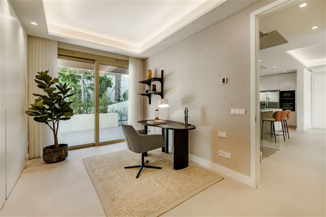 {name:Malaga, codeiso:MA}, Marbella, Marbella Golden Mile, Benalús, Spain - COSTA-01180P