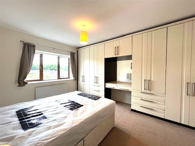 Castlefield Court, Knocklyon, Dublin 16