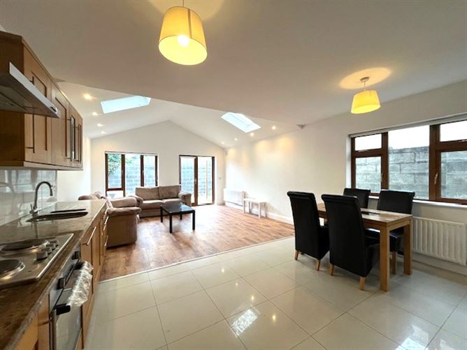 Castlefield Court, Knocklyon, Dublin 16