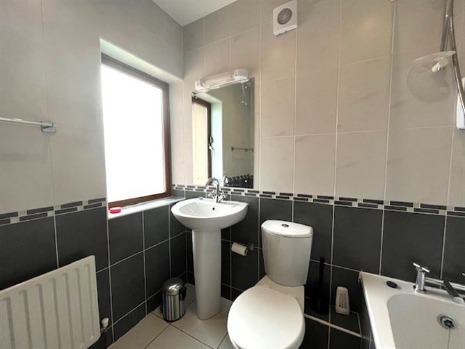 Castlefield Court, Knocklyon, Dublin 16