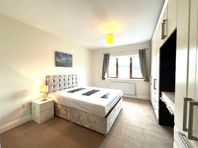 Castlefield Court, Knocklyon, Dublin 16