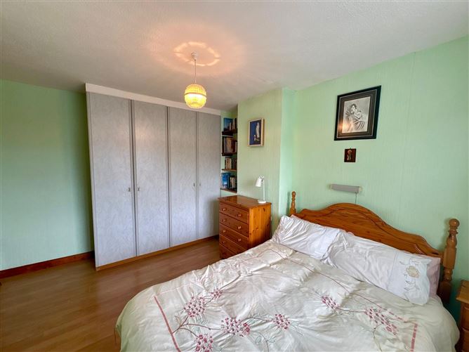 Photo 12 of 25 — 31 Redwood Close, Kilnamanagh, Dublin 24