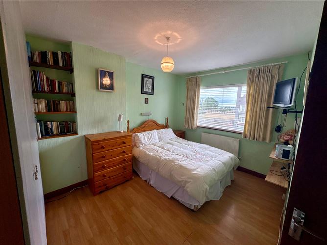 Photo 13 of 25 — 31 Redwood Close, Kilnamanagh, Dublin 24
