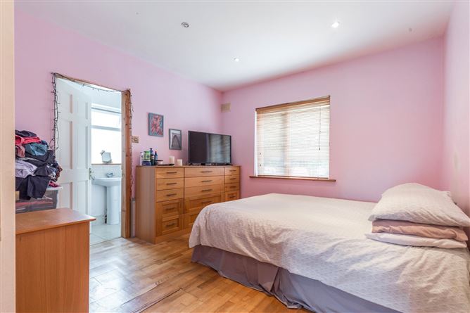 24 Hazelwood, Blackwater, Co. Wexford