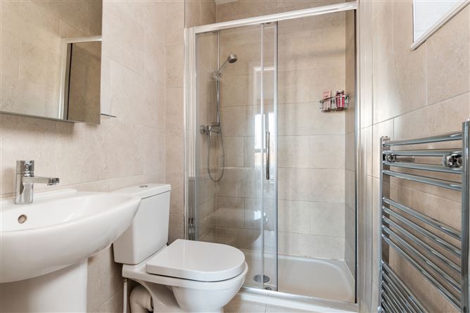 12 White Pines Court, Rathfarnham, Dublin 16