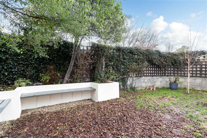 24 Castle Court, Killiney, Co. Dublin