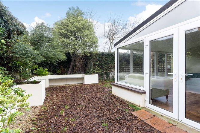 24 Castle Court, Killiney, Co. Dublin