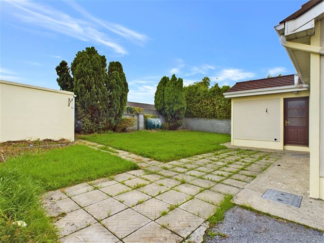 65 Brookville, Lahinch Road, Ennis, Co. Clare