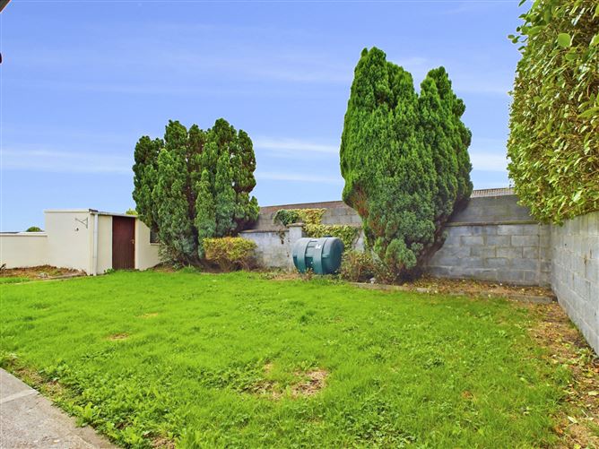 65 Brookville, Lahinch Road, Ennis, Co. Clare